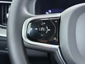 Volvo XC60 (2024) thumbnail 31