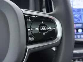 Volvo XC60 (2024) thumbnail 32