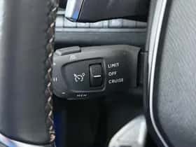 Peugeot 3008 (2022) thumbnail 30