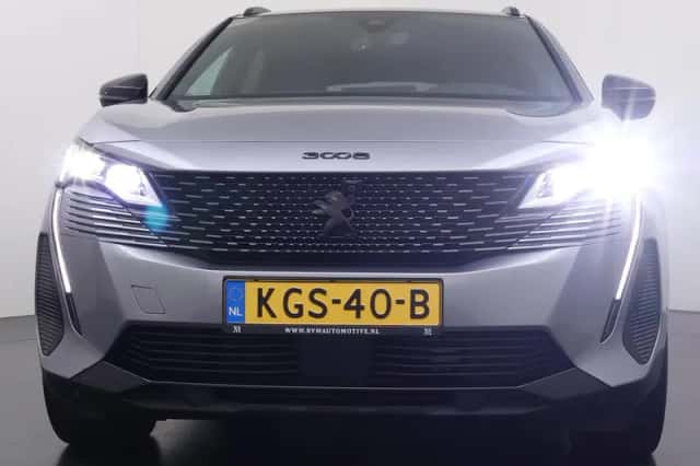 Peugeot 3008 (2022) thumbnail 5