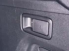 Peugeot 3008 (2023) thumbnail 12