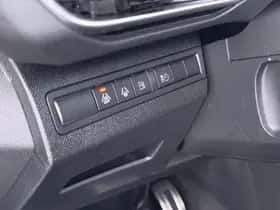 Peugeot 3008 (2023) thumbnail 21