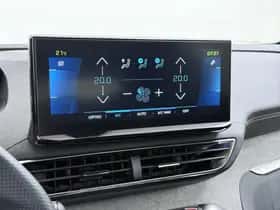 Peugeot 3008 (2023) thumbnail 37