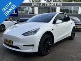 Tesla Model Y (2023)