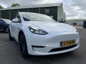 Tesla Model Y (2023) thumbnail 11