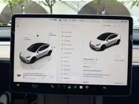 Tesla Model Y (2023) thumbnail 17
