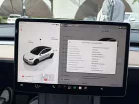 Tesla Model Y (2023) thumbnail 18