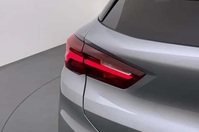 BMW X2 (2022) thumbnail 2