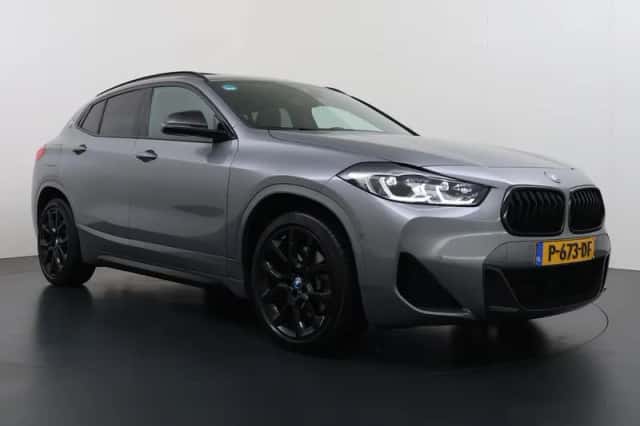 BMW X2 (2022) thumbnail 3