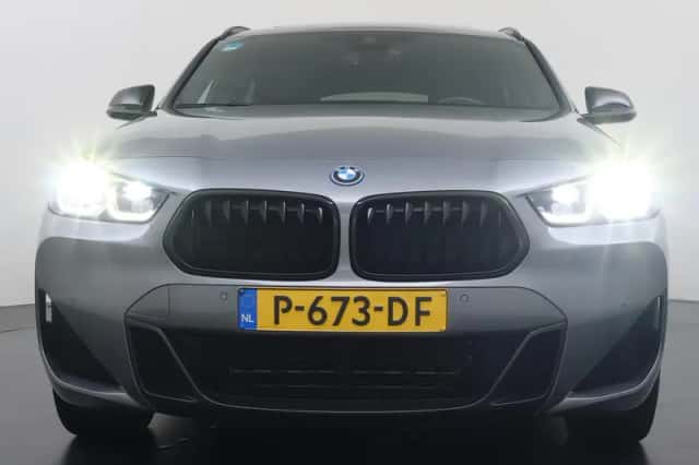BMW X2 (2022) thumbnail 4
