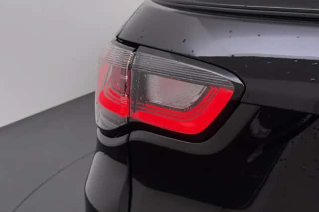 Jeep Compass (2024) thumbnail 2