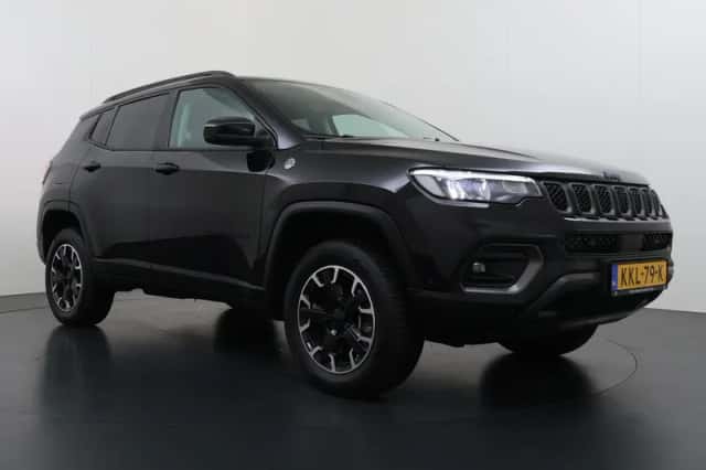 Jeep Compass (2024) thumbnail 3