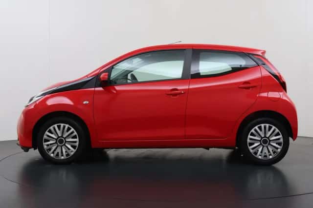 Toyota Aygo (2022) thumbnail 6