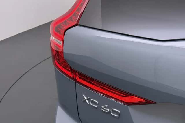 Volvo XC60 (2023) thumbnail 4