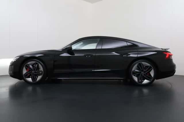 Audi e-tron GT (2022) thumbnail 5