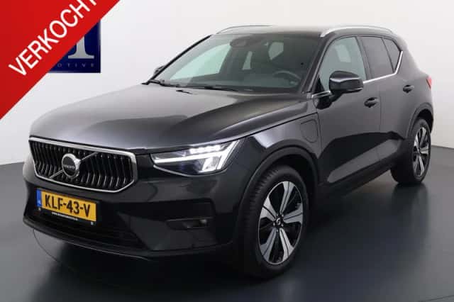 Volvo XC40 (2023) thumbnail 1