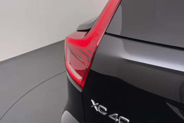 Volvo XC40 (2023) thumbnail 2