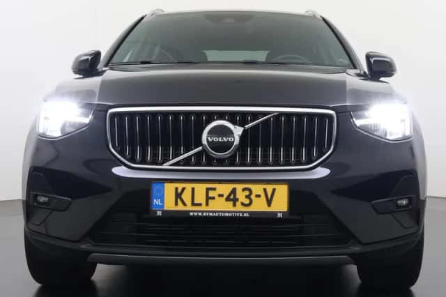 Volvo XC40 (2023) thumbnail 4