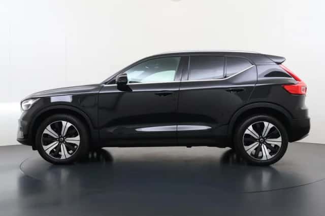 Volvo XC40 (2023) thumbnail 5