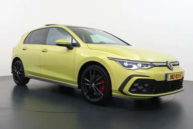 Volkswagen Golf (2021) thumbnail 3