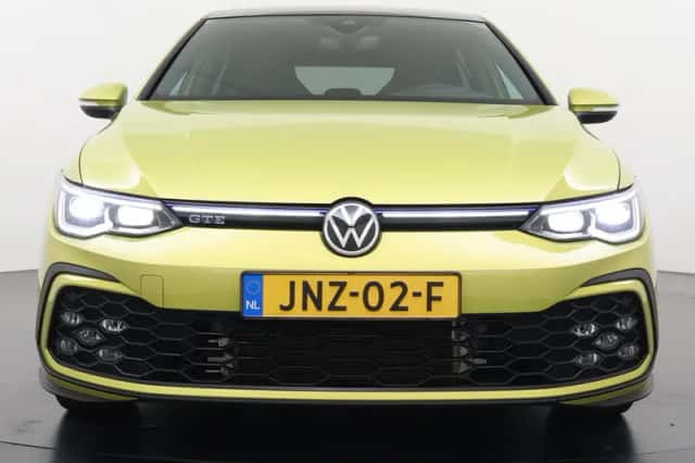 Volkswagen Golf (2021) thumbnail 4