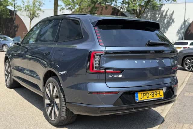 Volvo EX90 (2025) thumbnail 4