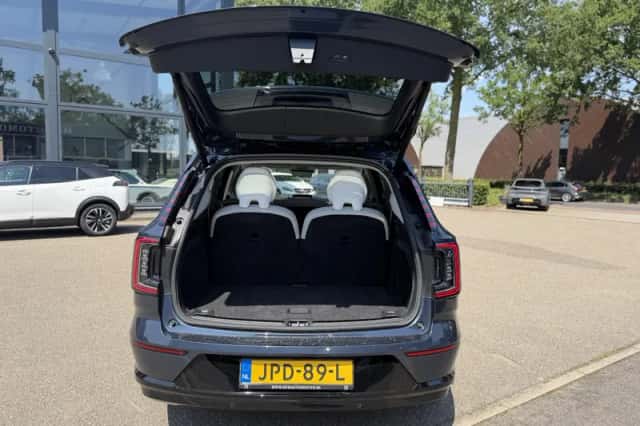 Volvo EX90 (2025) thumbnail 6