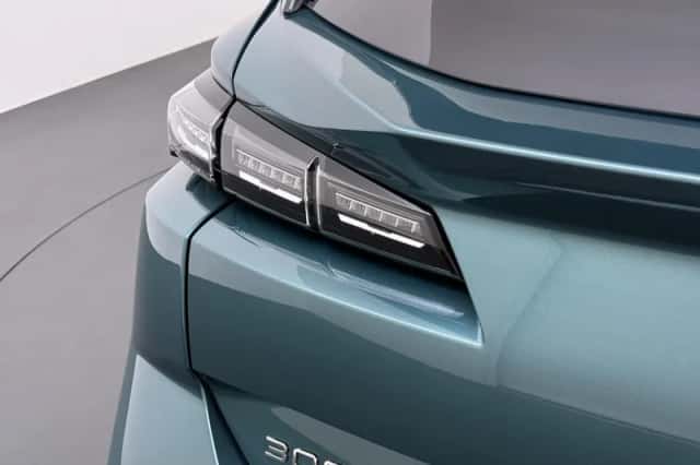 Peugeot 308 (2023) thumbnail 2