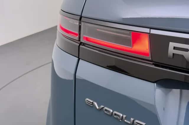Land Rover Range Rover Evoque (2024) thumbnail 3