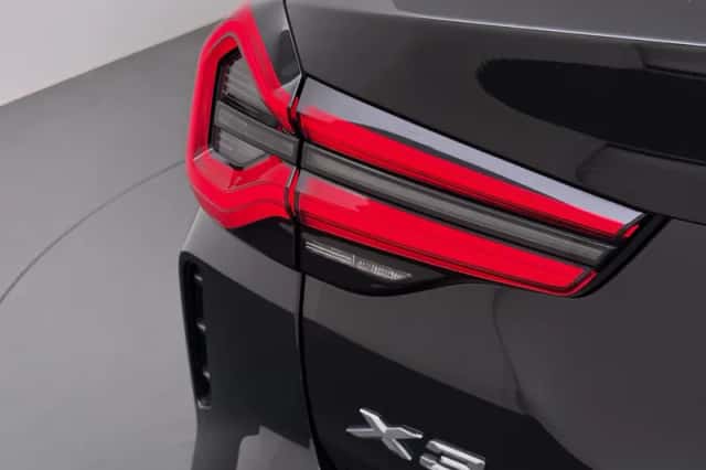 BMW X3 (2023) thumbnail 2