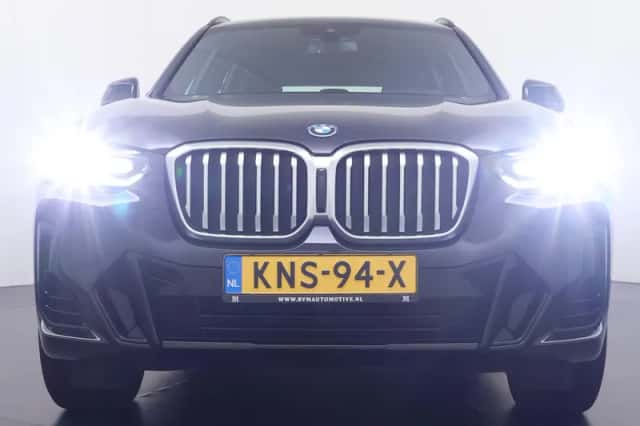 BMW X3 (2023) thumbnail 4