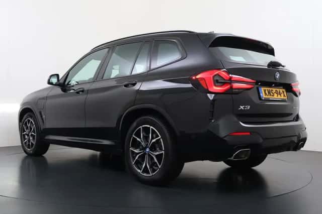 BMW X3 (2023) thumbnail 6