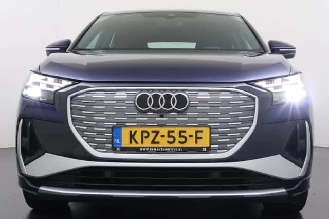 Audi Q4 (2024) thumbnail 4
