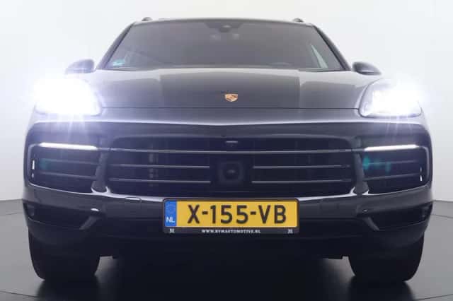 Porsche Cayenne (2022) thumbnail 4