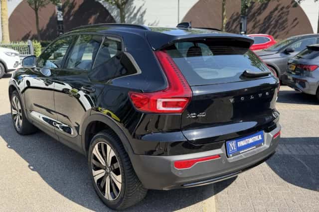 Volvo XC40 (2023) thumbnail 5