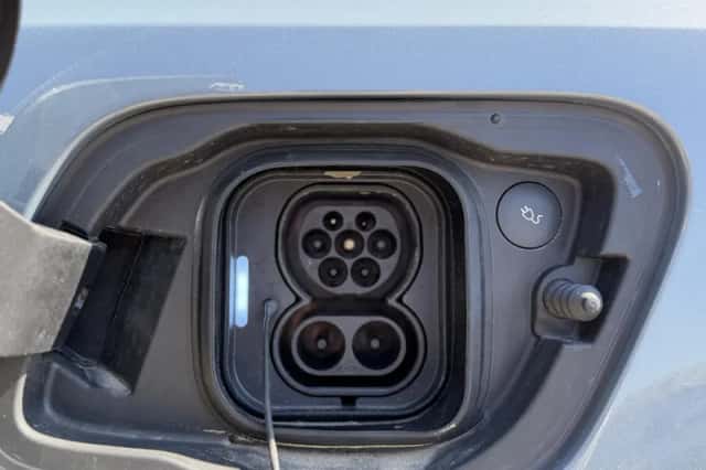 Volvo XC40 (2023) thumbnail 4