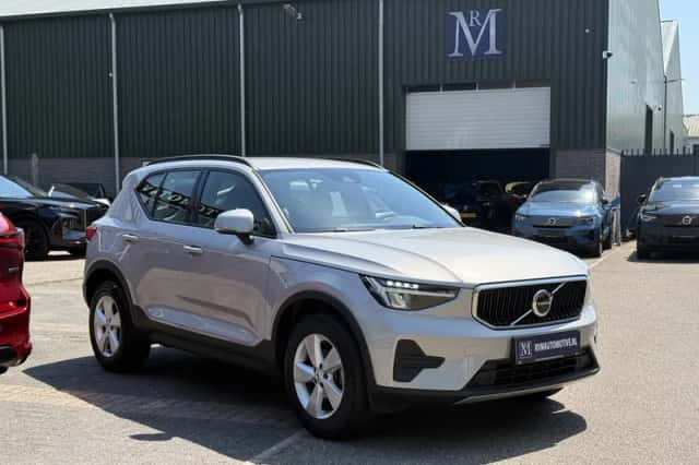 Volvo XC40 (2023) thumbnail 3