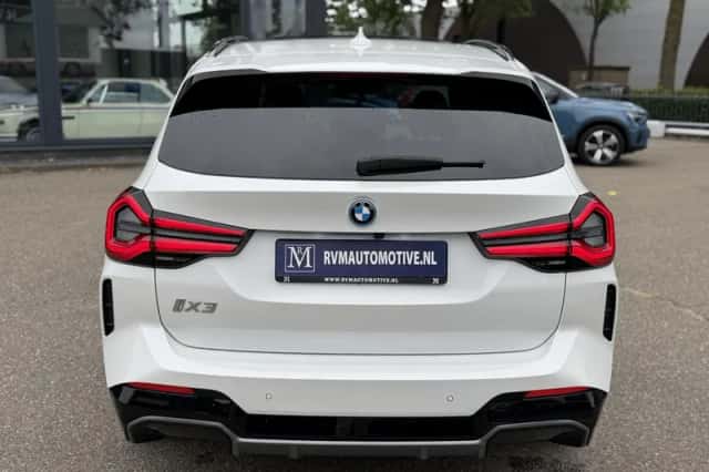 BMW iX3 (2023) thumbnail 4