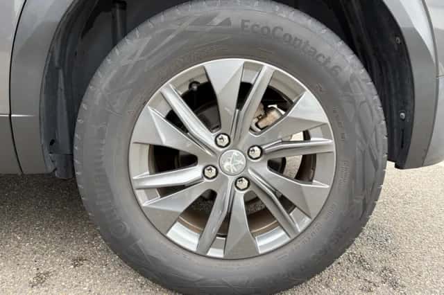 Peugeot 2008 (2021) thumbnail 4