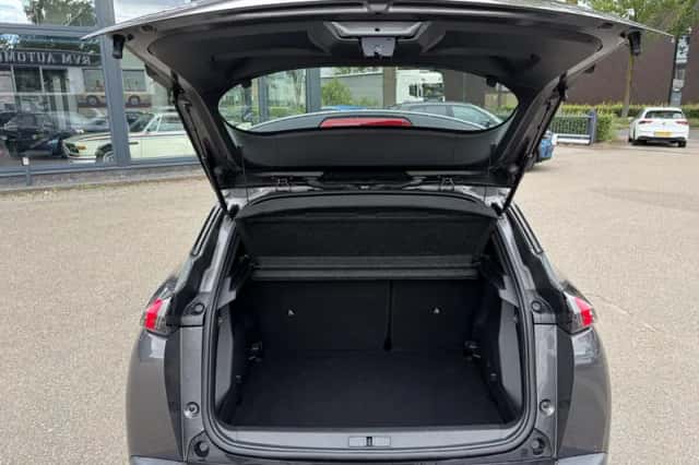 Peugeot 2008 (2021) thumbnail 6