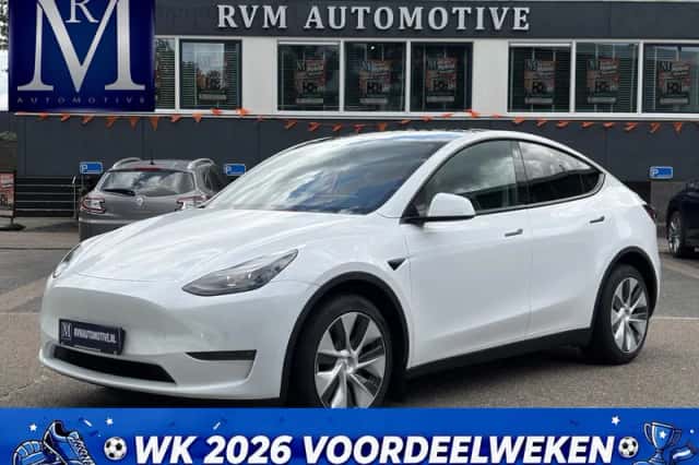 Tesla Model Y (2022) thumbnail 1