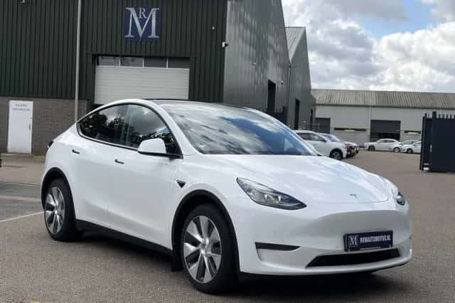 Tesla Model Y (2022) thumbnail 3