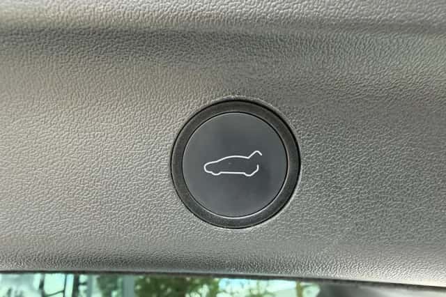 Tesla Model Y (2022) thumbnail 5