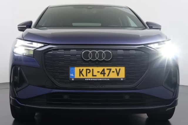 Audi Q4 (2024) thumbnail 4