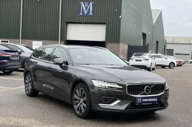 Volvo V60 (2021) thumbnail 2