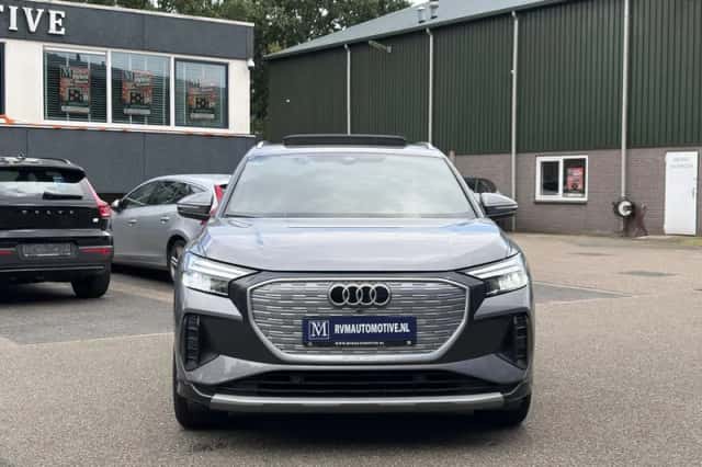 Audi Q4 (2024) thumbnail 3