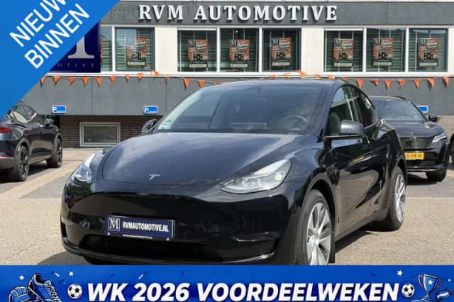 Tesla Model Y (2024) thumbnail 1