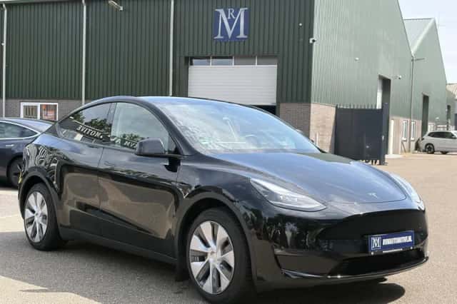 Tesla Model Y (2024) thumbnail 4