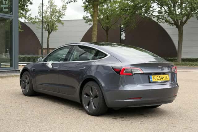 Tesla Model 3 (2020) thumbnail 5