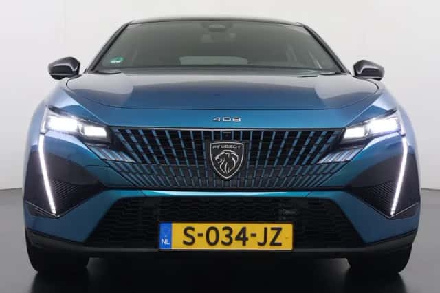 Peugeot 408 (2023) thumbnail 4